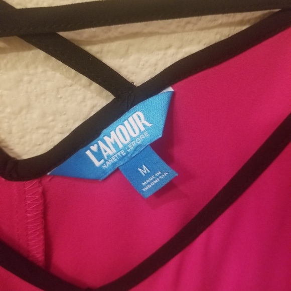 Lamour fuschia tank size M - Picture 3 of 3